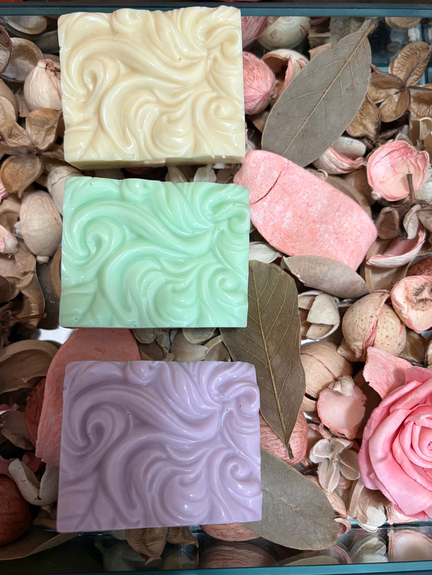 Bee So Clean Bath & Body Bar